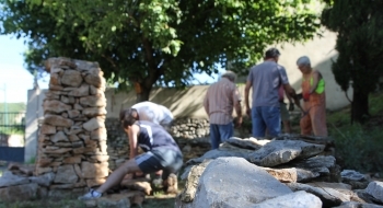 Restauration en pierres sèches - L'association Résurgences proposait une initiation à la restauration de murs en pierres sèches.