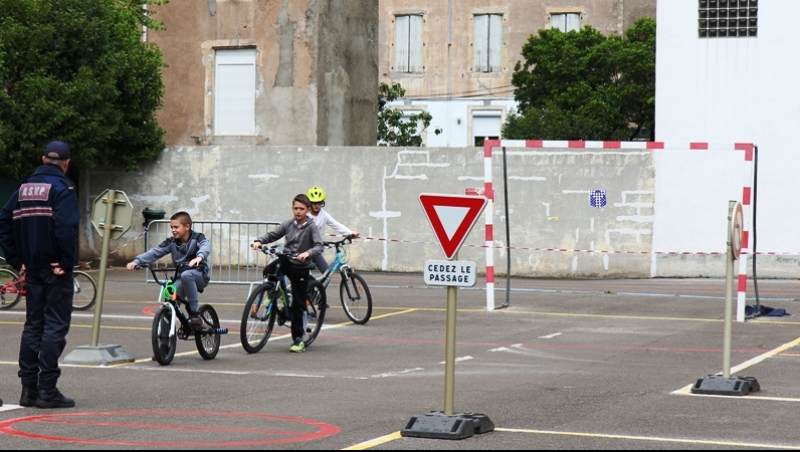 Les élèves bédariciens passent avec succès les permis piéton et vélo !