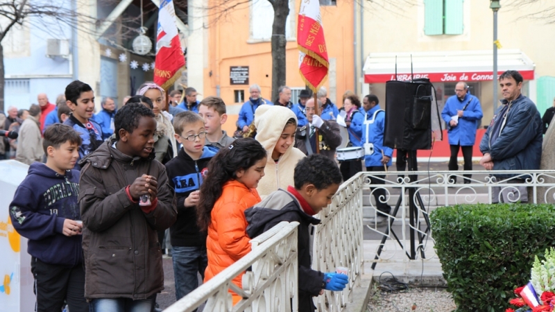 Commémoration du&nbsp;11 novembre&nbsp;:  les&nbsp;jeunes perpétuent le&nbsp;devoir de&nbsp;mémoire
