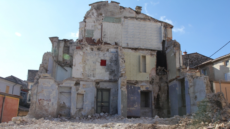 SPECTACULAIRE D&Eacute;MOLITION DU QUARTIER SAINT LOUIS