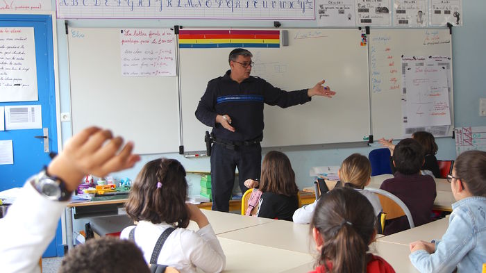 DES COURS DE SÉCURITÉ ROUTIÈRE POUR LES ENFANTS