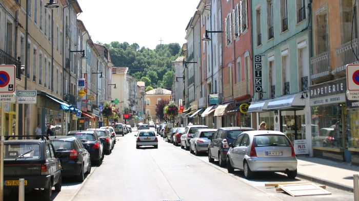 LES COMMERCES OUVERTS A BEDARIEUX