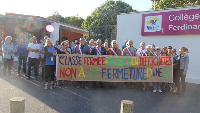 Manifestation contre&nbsp;la fermeture des&nbsp;classes