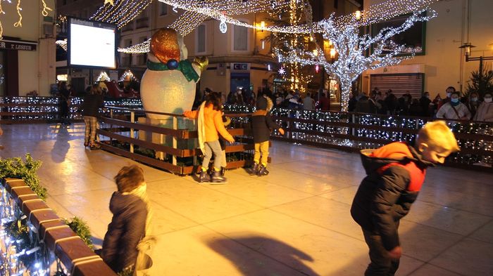 Patinoire, chalet et tchou-tchou de Noël 