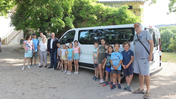 Un nouveau mini-bus pour&nbsp;le centre de&nbsp;loisirs