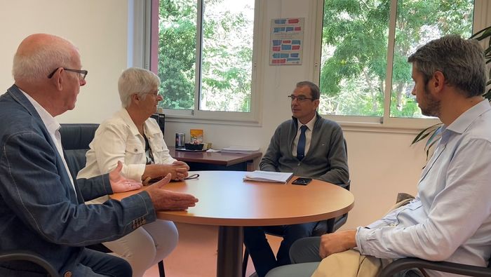 Le maire en visite dans les écoles de la ville