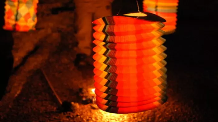 Retraite aux flambeaux, spectacle féerique eau et feu d'artifice