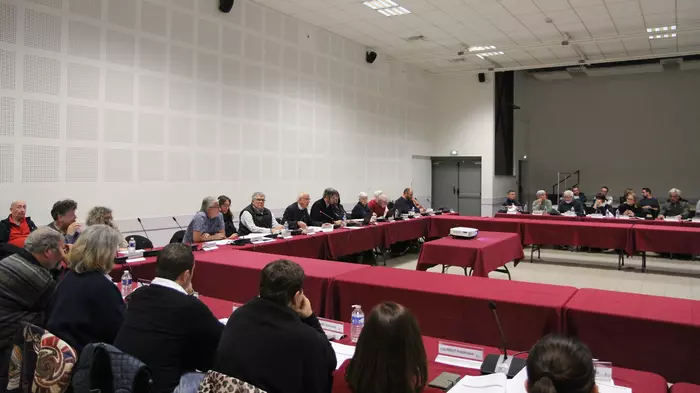 Un débat d’orientation budgétaire malgré la crise gouvernementale