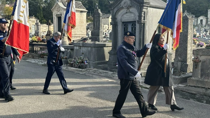 Une cérémonie du 11 novembre empreinte de recueillement et de transmission