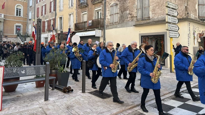 Une cérémonie du 11 novembre empreinte de recueillement et de transmission